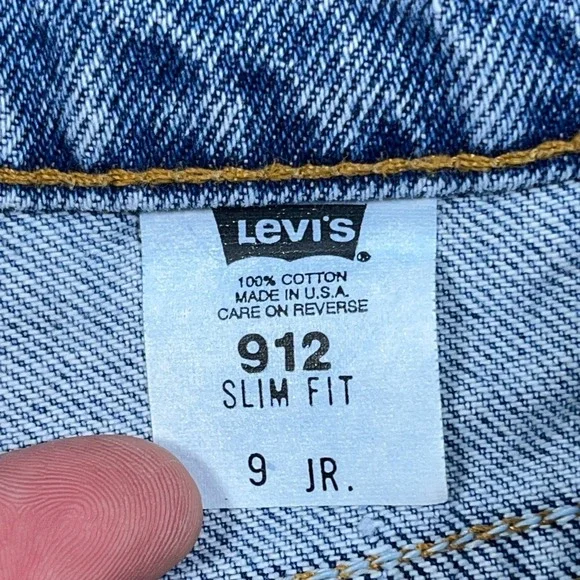 Vintage Levis Shorts Women Junior Size 9 Slim Fit 912 90s Med Wash 1997 29" W - Picture 3 of 11